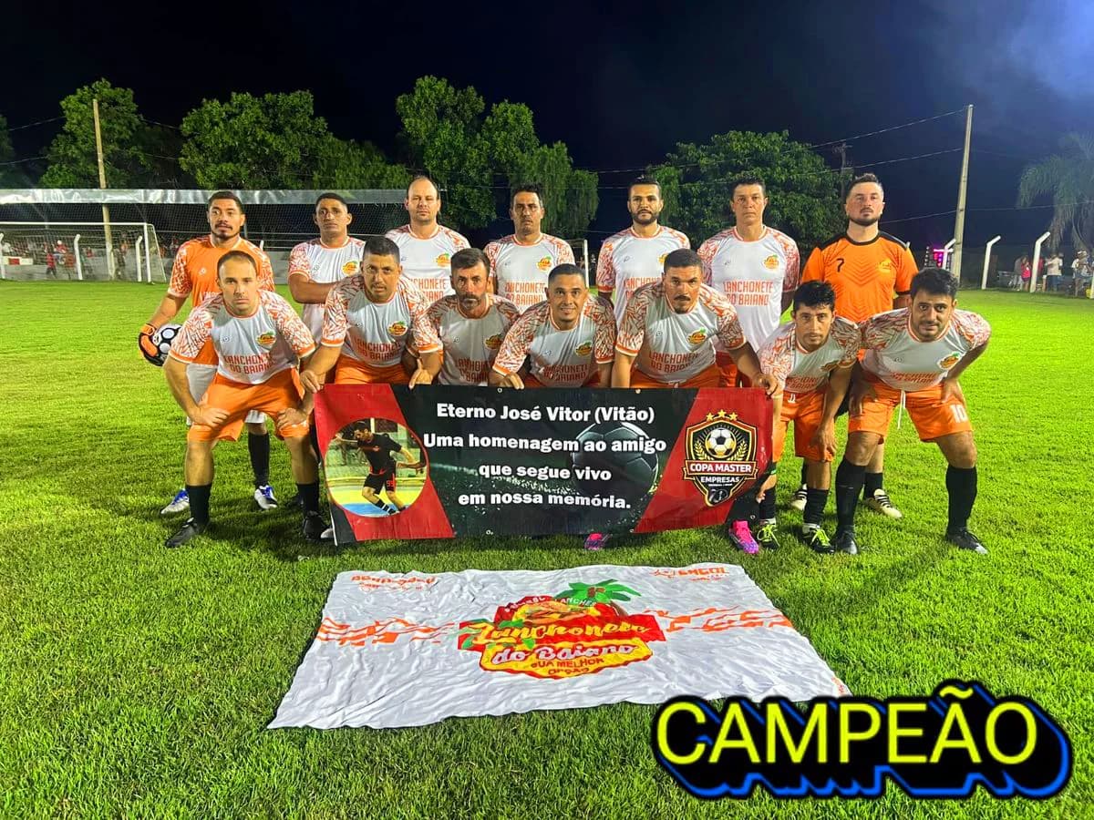 Equipe em campo com fardamento oficial EhGol Sports